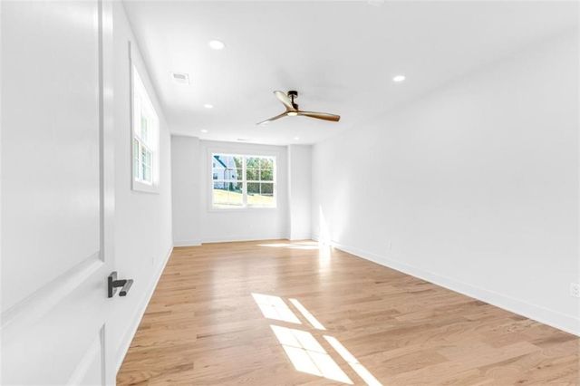 121 Forest Berry Court, Newnan, GA 30265