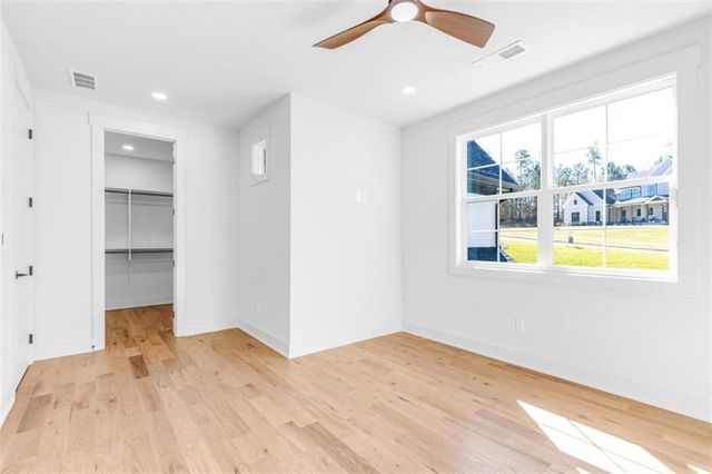 121 Forest Berry Court, Newnan, GA 30265