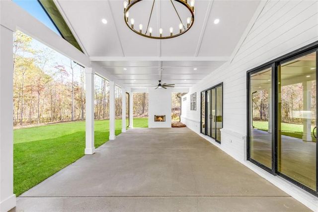 121 Forest Berry Court, Newnan, GA 30265