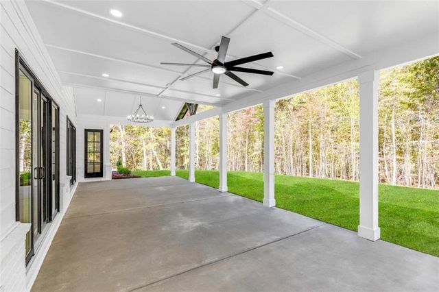 121 Forest Berry Court, Newnan, GA 30265