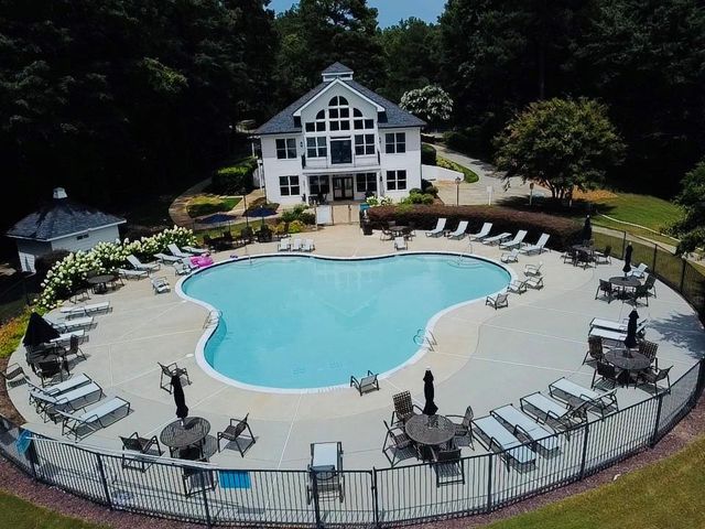 121 Forest Berry Court, Newnan, GA 30265
