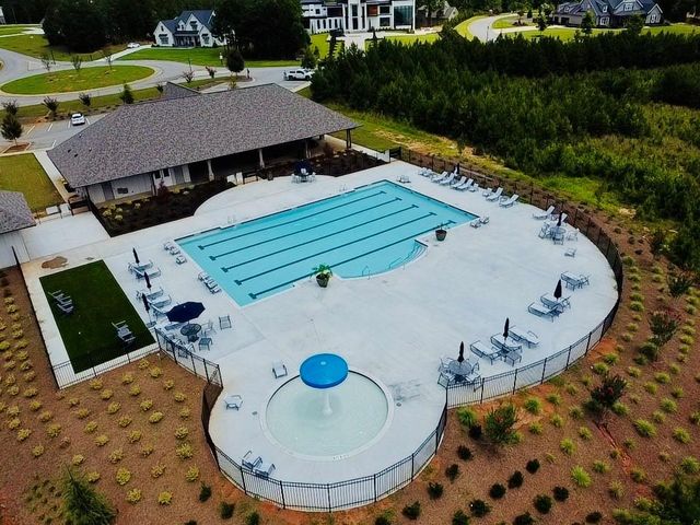 121 Forest Berry Court, Newnan, GA 30265