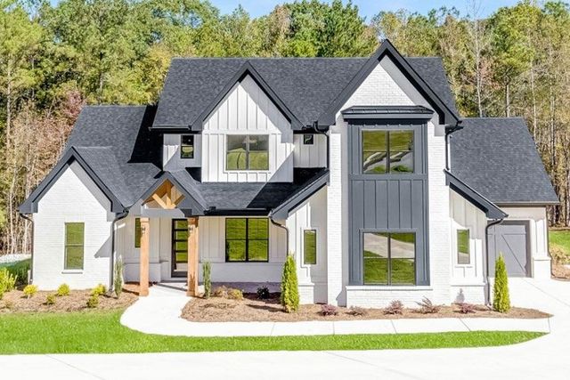 121 Forest Berry Court, Newnan, GA 30265