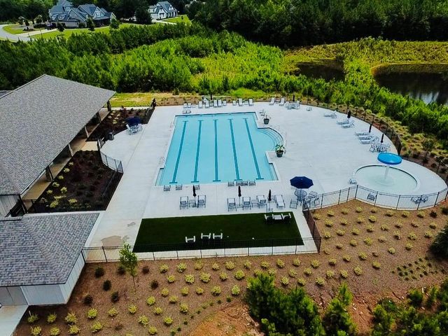 121 Forest Berry Court, Newnan, GA 30265
