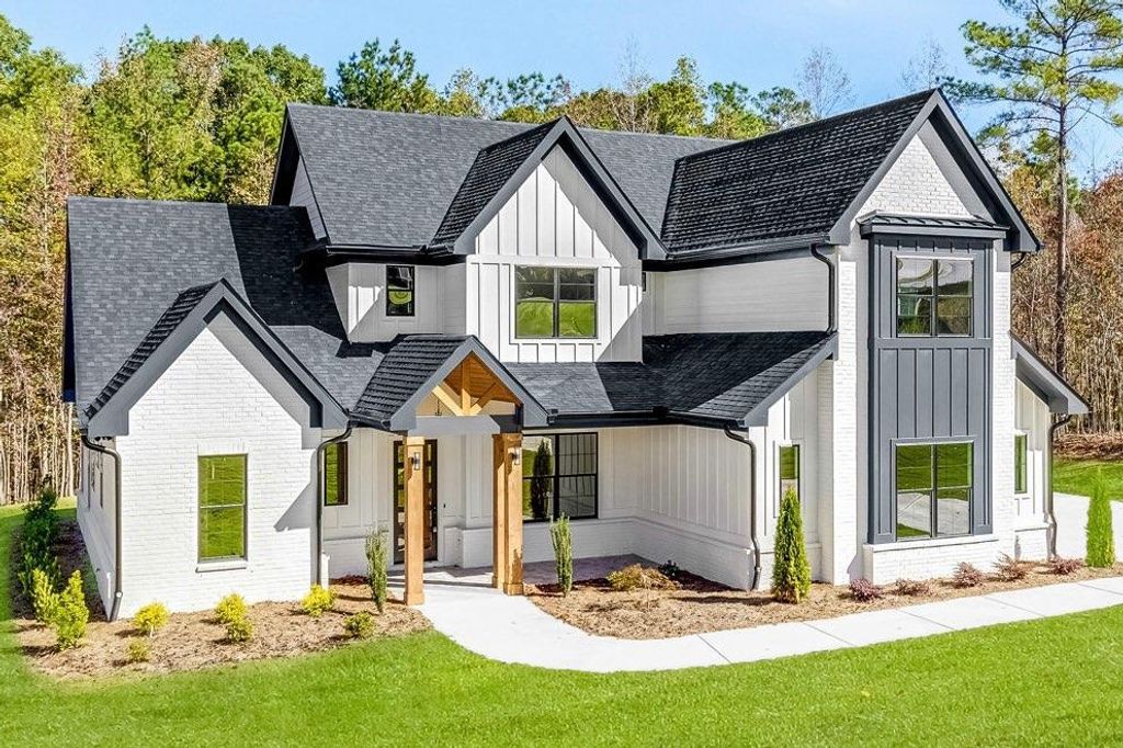 121 Forest Berry Court, Newnan, GA 30265
