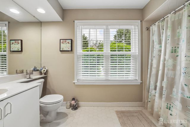 1702 Tanglewood Court, Helmetta, NJ 08828