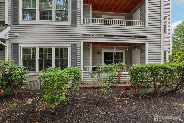 1702 Tanglewood Court, Helmetta, NJ 08828