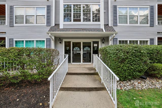 1702 Tanglewood Court, Helmetta, NJ 08828