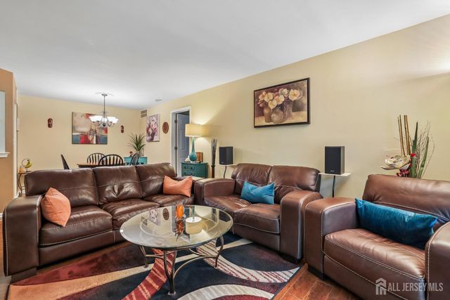 1702 Tanglewood Court, Helmetta, NJ 08828