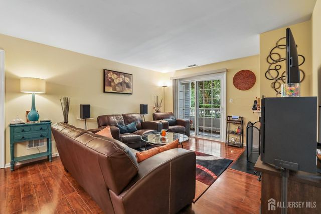 1702 Tanglewood Court, Helmetta, NJ 08828