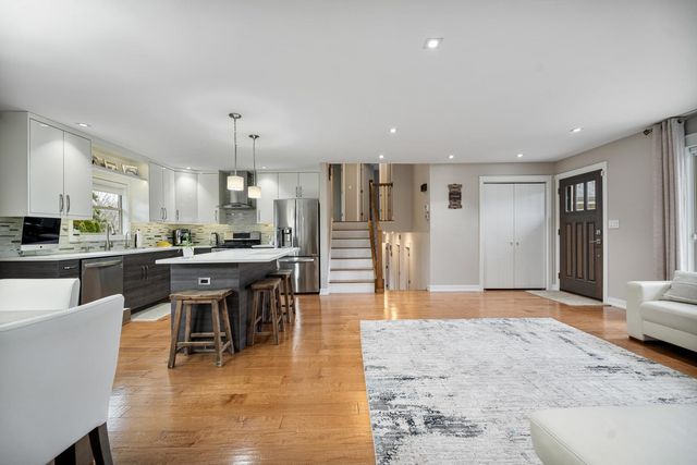 1060 Judy Drive, Elk Grove Village, IL 60007