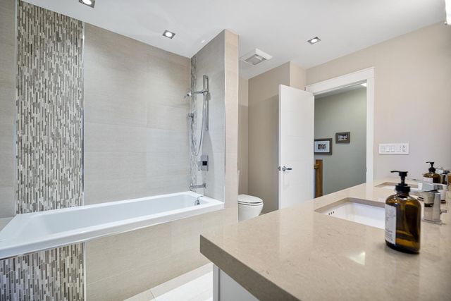 1060 Judy Drive, Elk Grove Village, IL 60007
