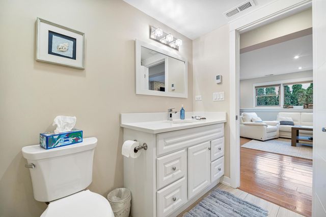 1060 Judy Drive, Elk Grove Village, IL 60007