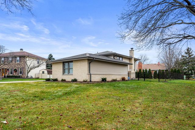 1060 Judy Drive, Elk Grove Village, IL 60007