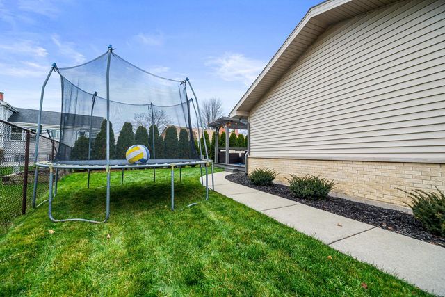 1060 Judy Drive, Elk Grove Village, IL 60007