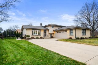 1060 Judy Drive, Elk Grove Village, IL 60007