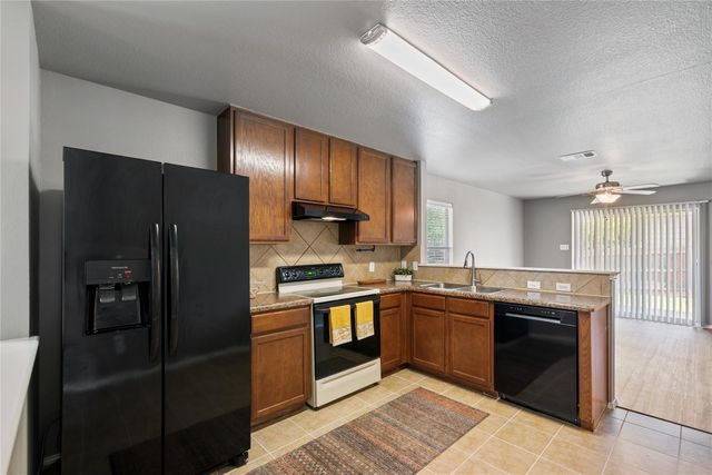 152 Grazing Horse LN, Manchaca, TX 78652