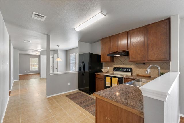 152 Grazing Horse LN, Manchaca, TX 78652