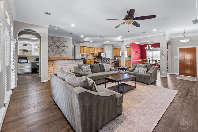 3635 River Bend Drive, Rosenberg, TX 77471