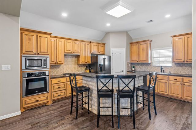 3635 River Bend Drive, Rosenberg, TX 77471