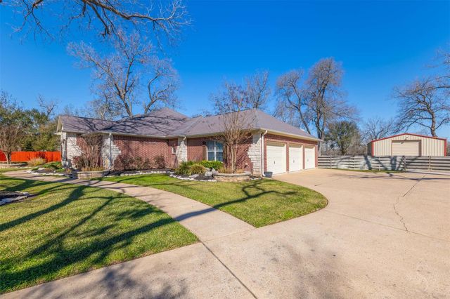 3635 River Bend Drive, Rosenberg, TX 77471