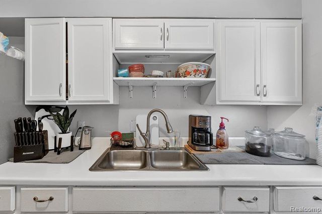 8048 Kentucky Street, Detroit, MI 48204