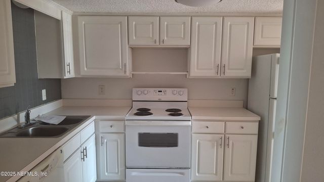 3401 TOWNSEND Boulevard, Jacksonville, FL 32277