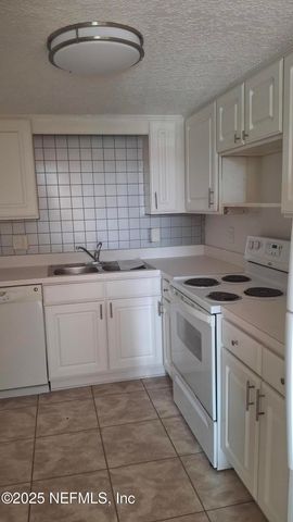 3401 TOWNSEND Boulevard, Jacksonville, FL 32277