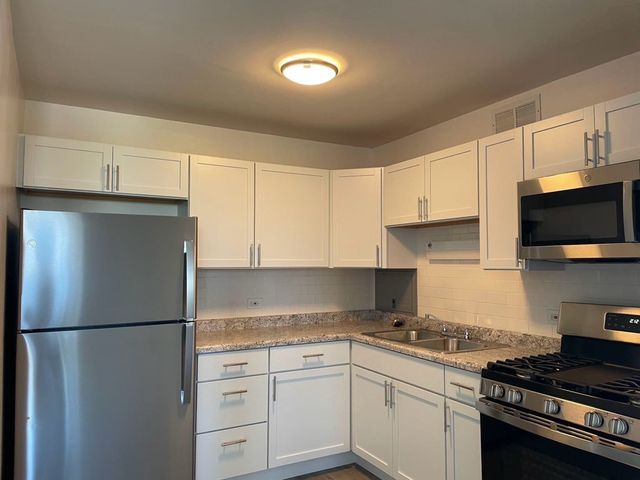 1401 E 55th Street 701N, Chicago, IL 60615