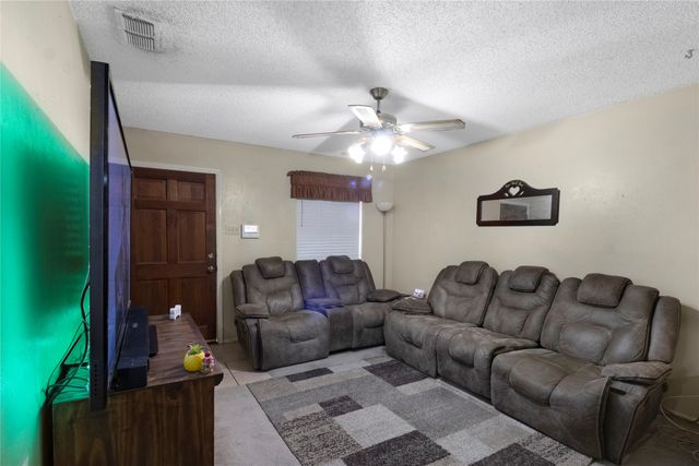 535 Thrush Avenue, Duncanville, TX 75116