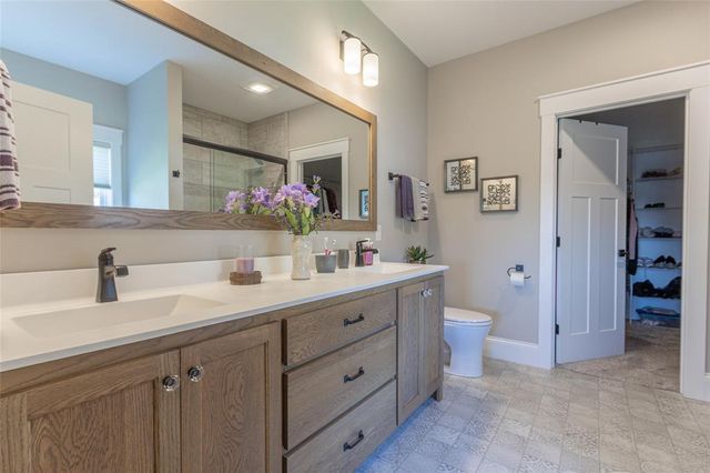 2739 Highclere Drive, Eau Claire, WI 54703