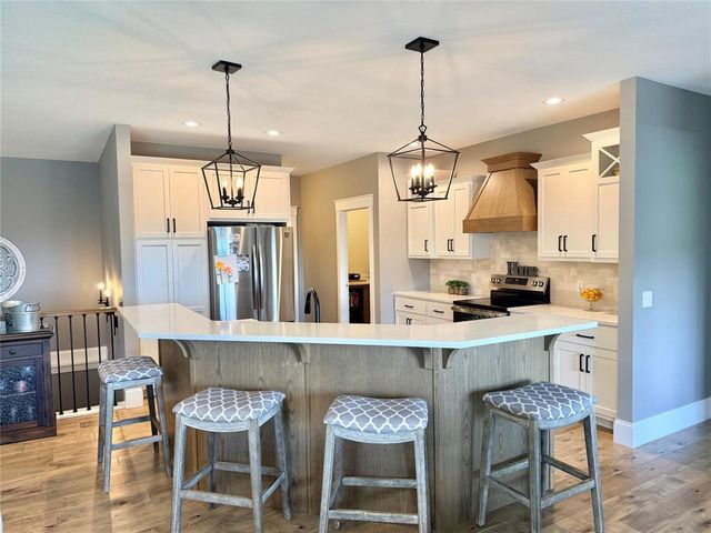 2739 Highclere Drive, Eau Claire, WI 54703