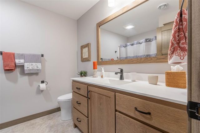 2739 Highclere Drive, Eau Claire, WI 54703