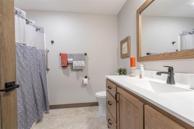 2739 Highclere Drive, Eau Claire, WI 54703