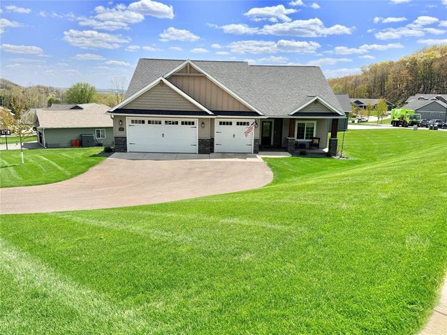 2739 Highclere Drive, Eau Claire, WI 54703