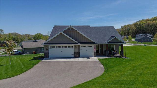 2739 Highclere Drive, Eau Claire, WI 54703