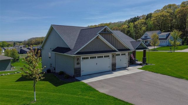 2739 Highclere Drive, Eau Claire, WI 54703