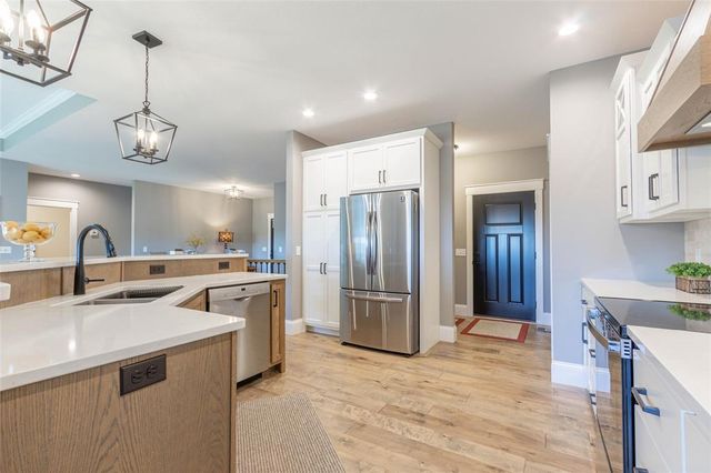 2739 Highclere Drive, Eau Claire, WI 54703