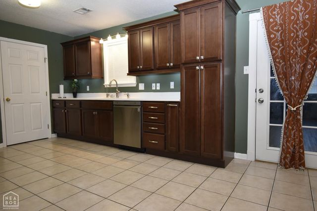4003 Lori Spence, Paragould, AR 72450