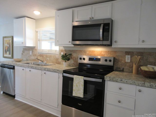 230 County Road 5635, Castroville, TX 78009