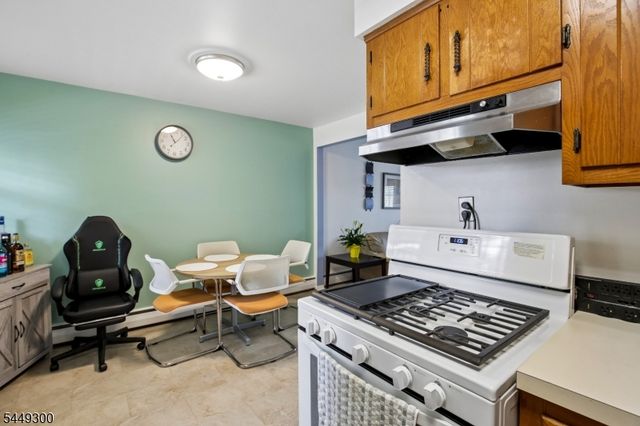 1101 Brooks Blvd, Manville Boro, NJ 08835