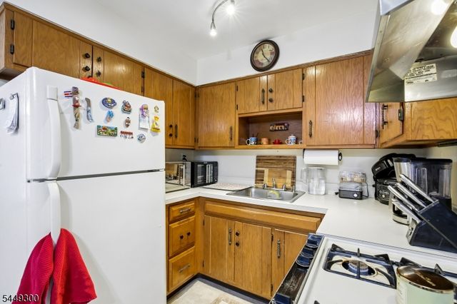 1101 Brooks Blvd, Manville Boro, NJ 08835