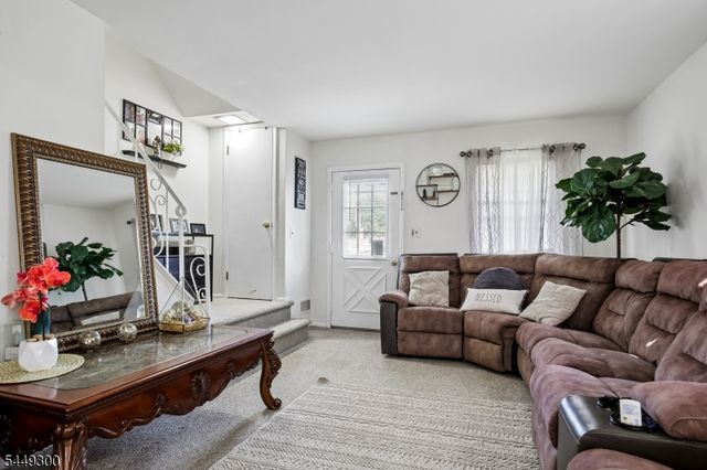 1101 Brooks Blvd, Manville Boro, NJ 08835