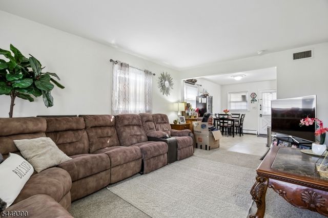 1101 Brooks Blvd, Manville Boro, NJ 08835
