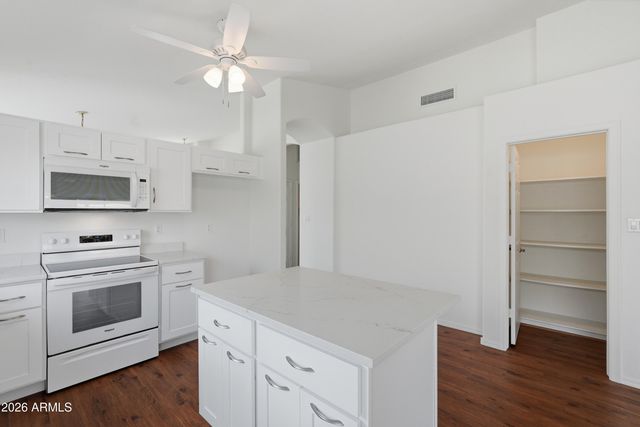 972 E CONSTITUTION Drive, Chandler, AZ 85225