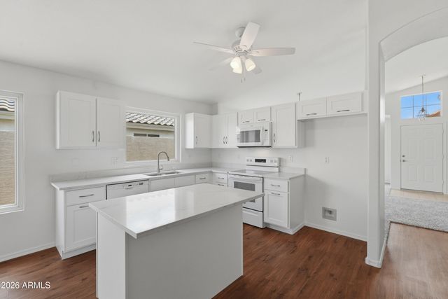 972 E CONSTITUTION Drive, Chandler, AZ 85225