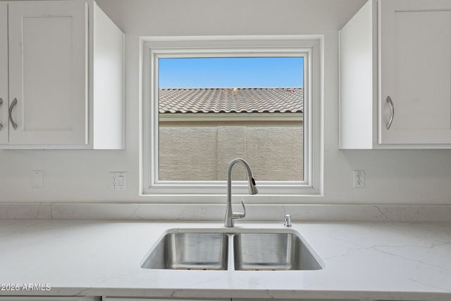 972 E CONSTITUTION Drive, Chandler, AZ 85225