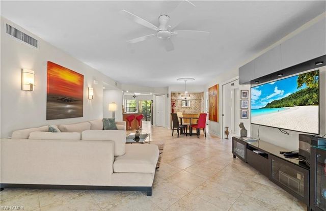 5890 Via Lugano 101, Naples, FL 34108