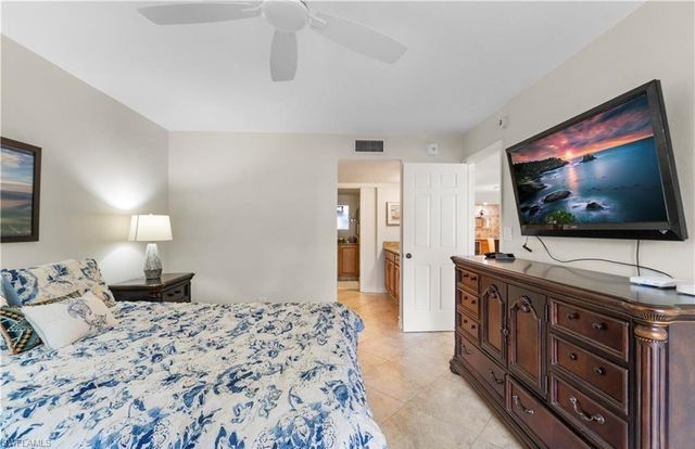 5890 Via Lugano 101, Naples, FL 34108