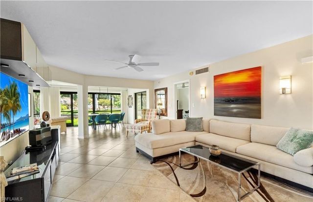 5890 Via Lugano 101, Naples, FL 34108